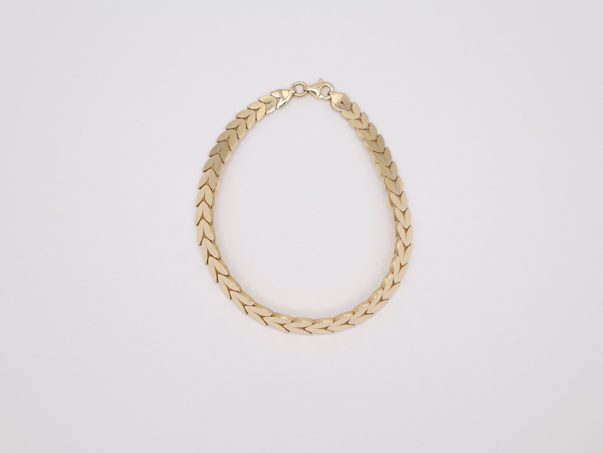 7" 8.23mm Herringbone Bracelet