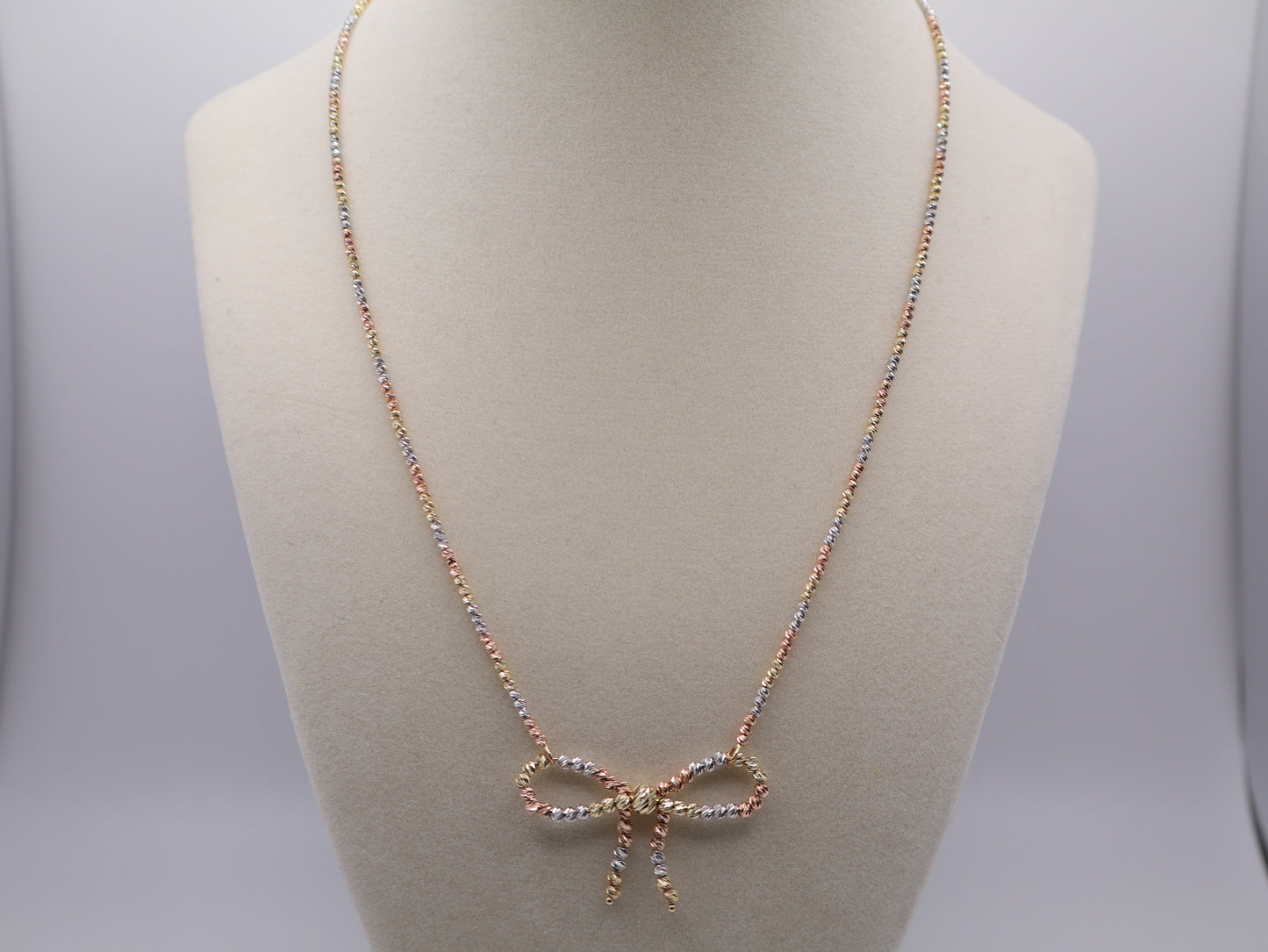 7.1g, 18in, 1.9mm Tri-Color Bow Necklace