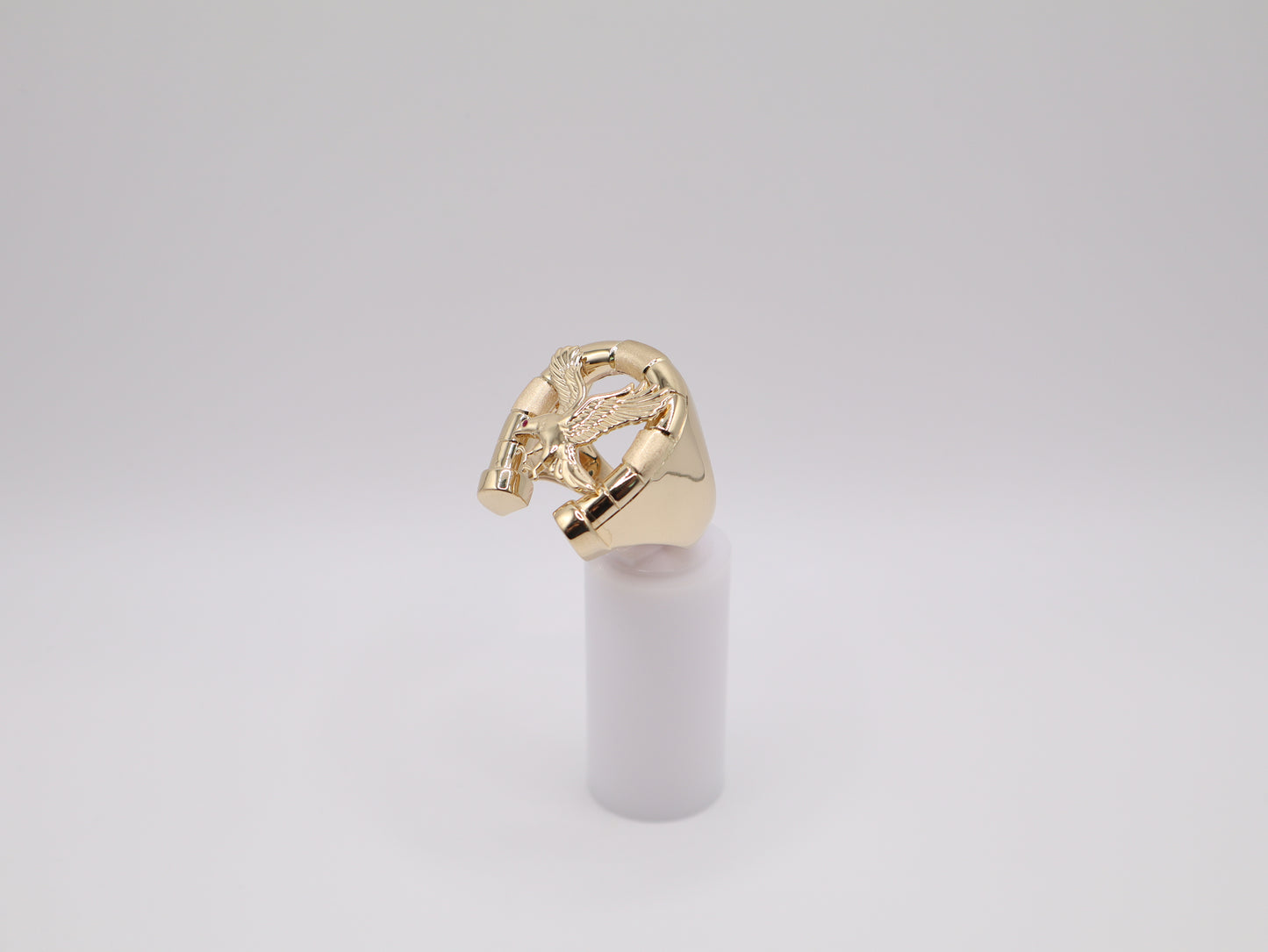 13.2g Size 11.75, 4.59mm Horseshoe X Eagle Ring