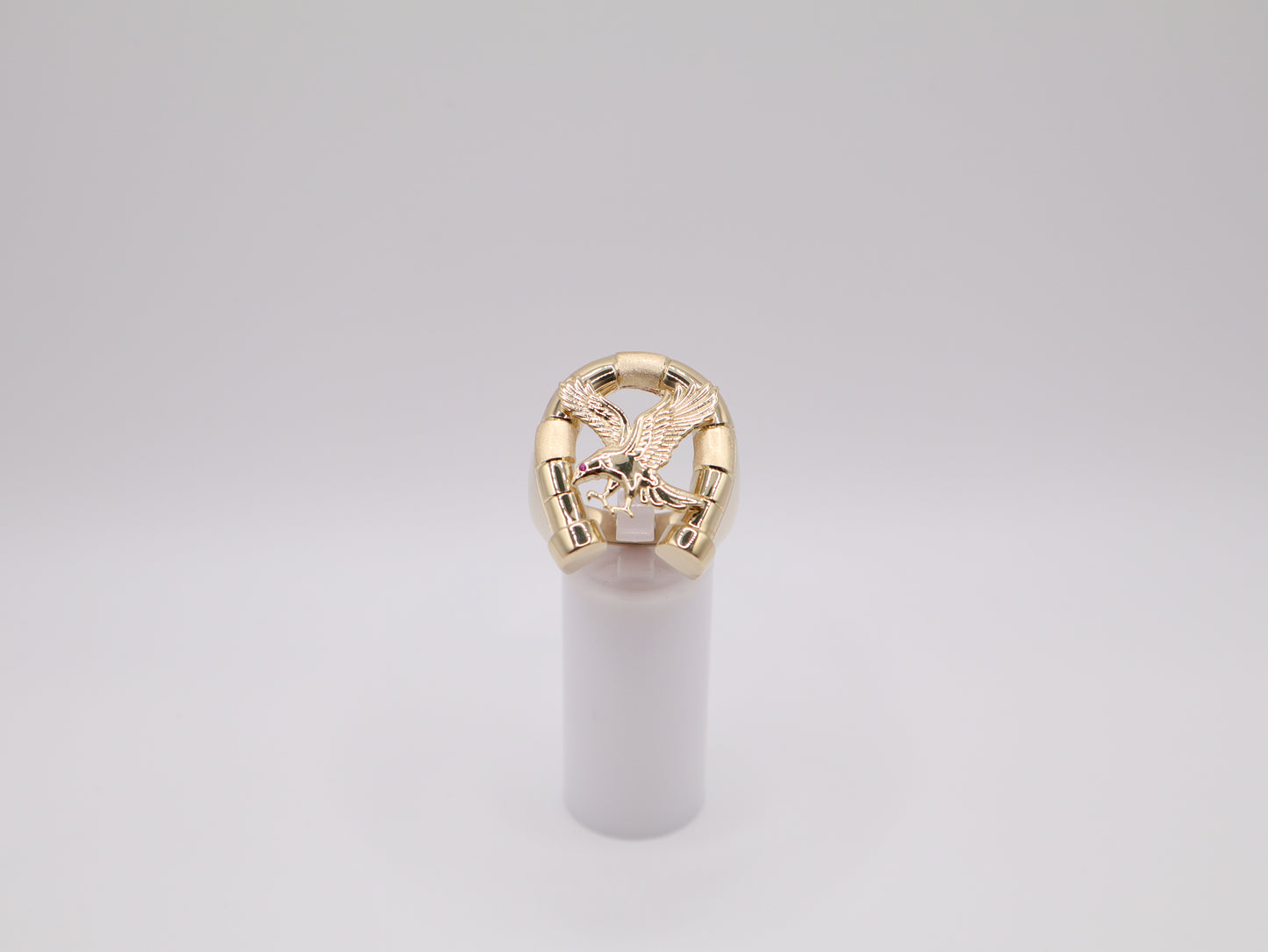 13.2g Size 11.75, 4.59mm Horseshoe X Eagle Ring