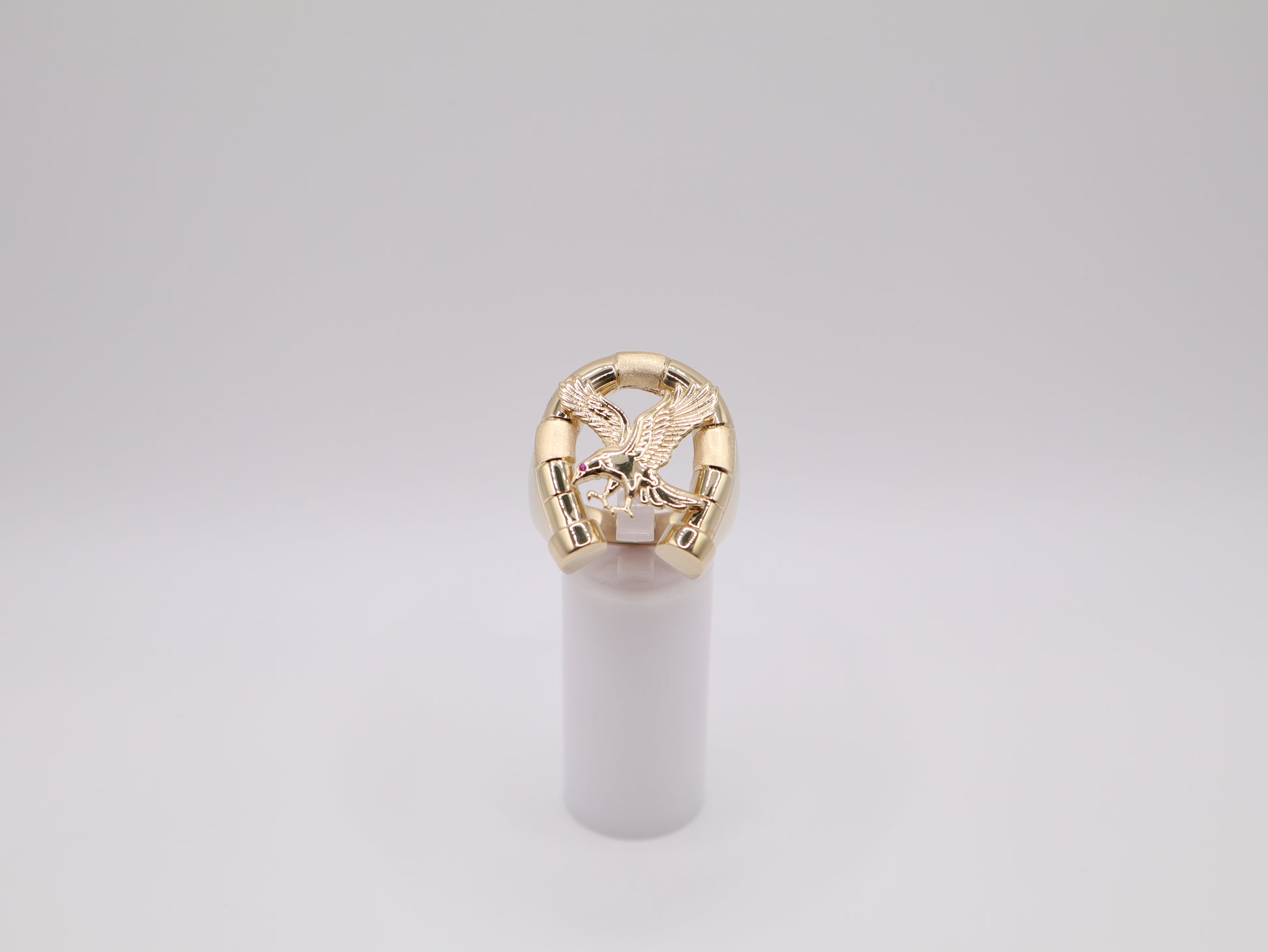 13.2g Size 11.75, 4.59mm Horseshoe X Eagle Ring