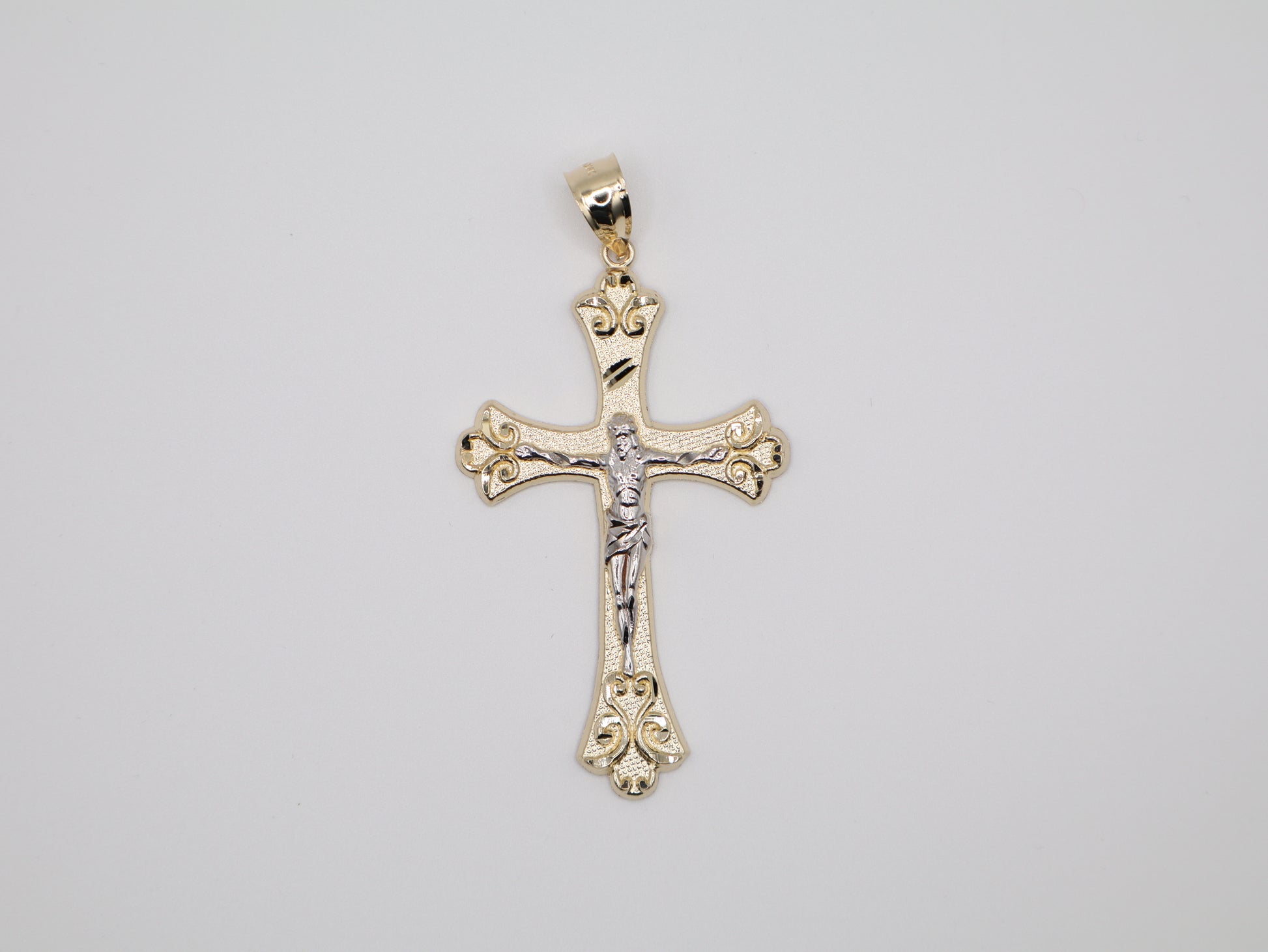 9.3g 3.25in, 43mm Christ on Cross Pendant
