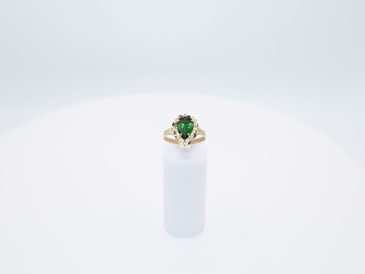 2.4g Size 7, 2.1mm Stone Ring
