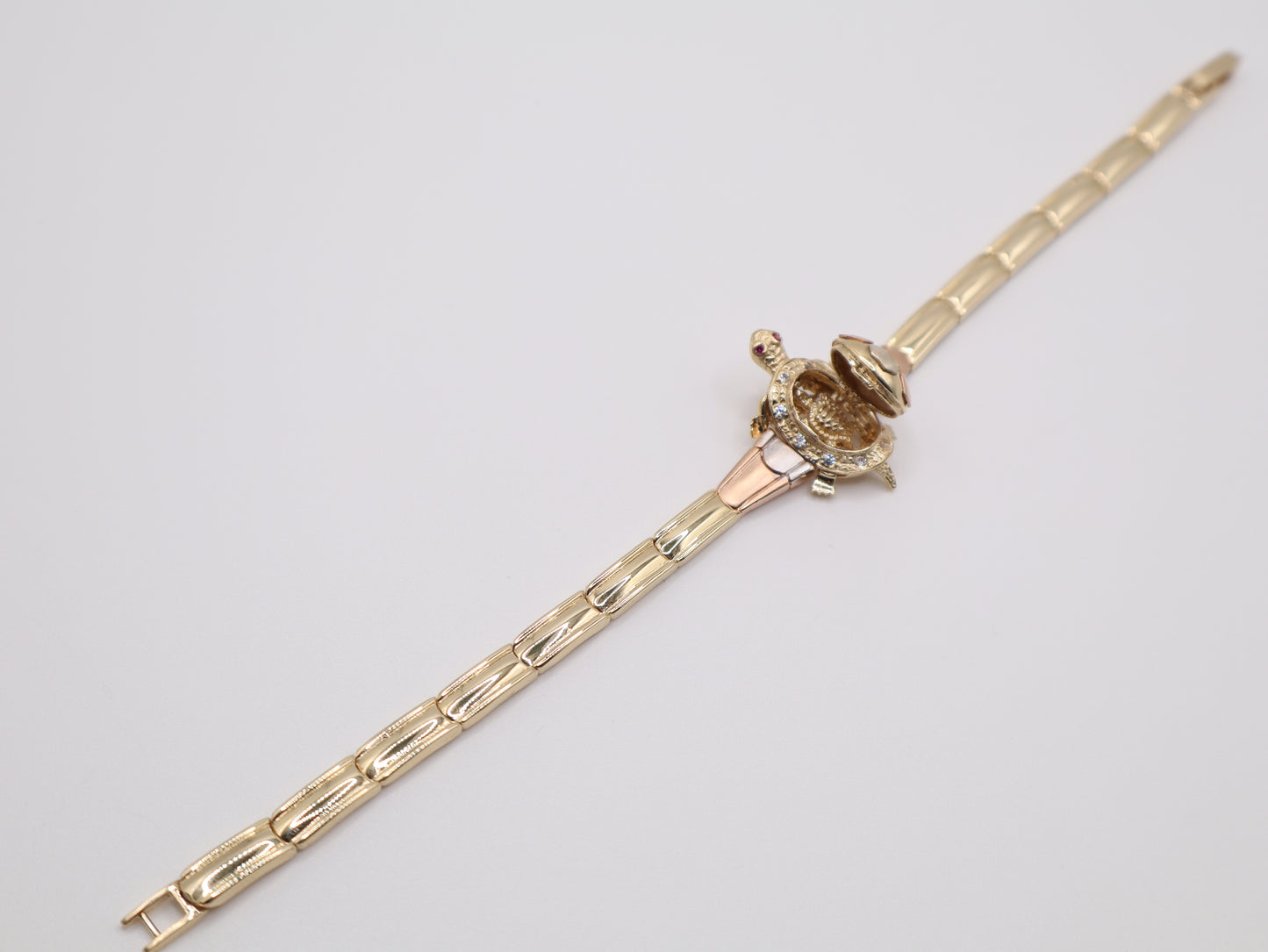 13.9g, 7.5in, 4.87mm Turtle Bracelet