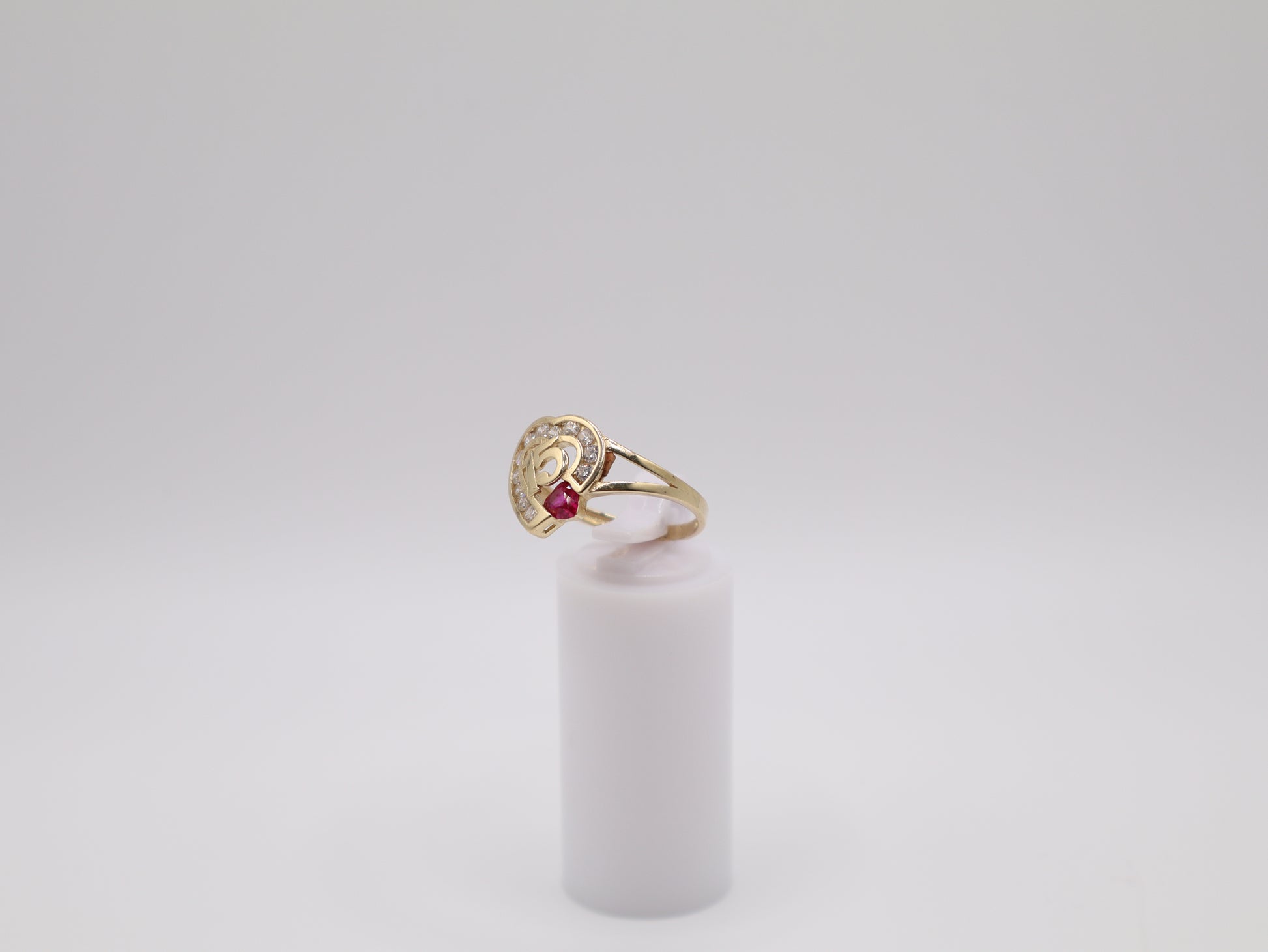 Size 8.5, 1.9mm, Quinceañera Ring