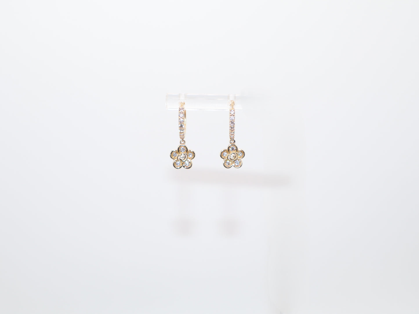 2.2g 0.5in, 1.7mm Contemporary Earrings