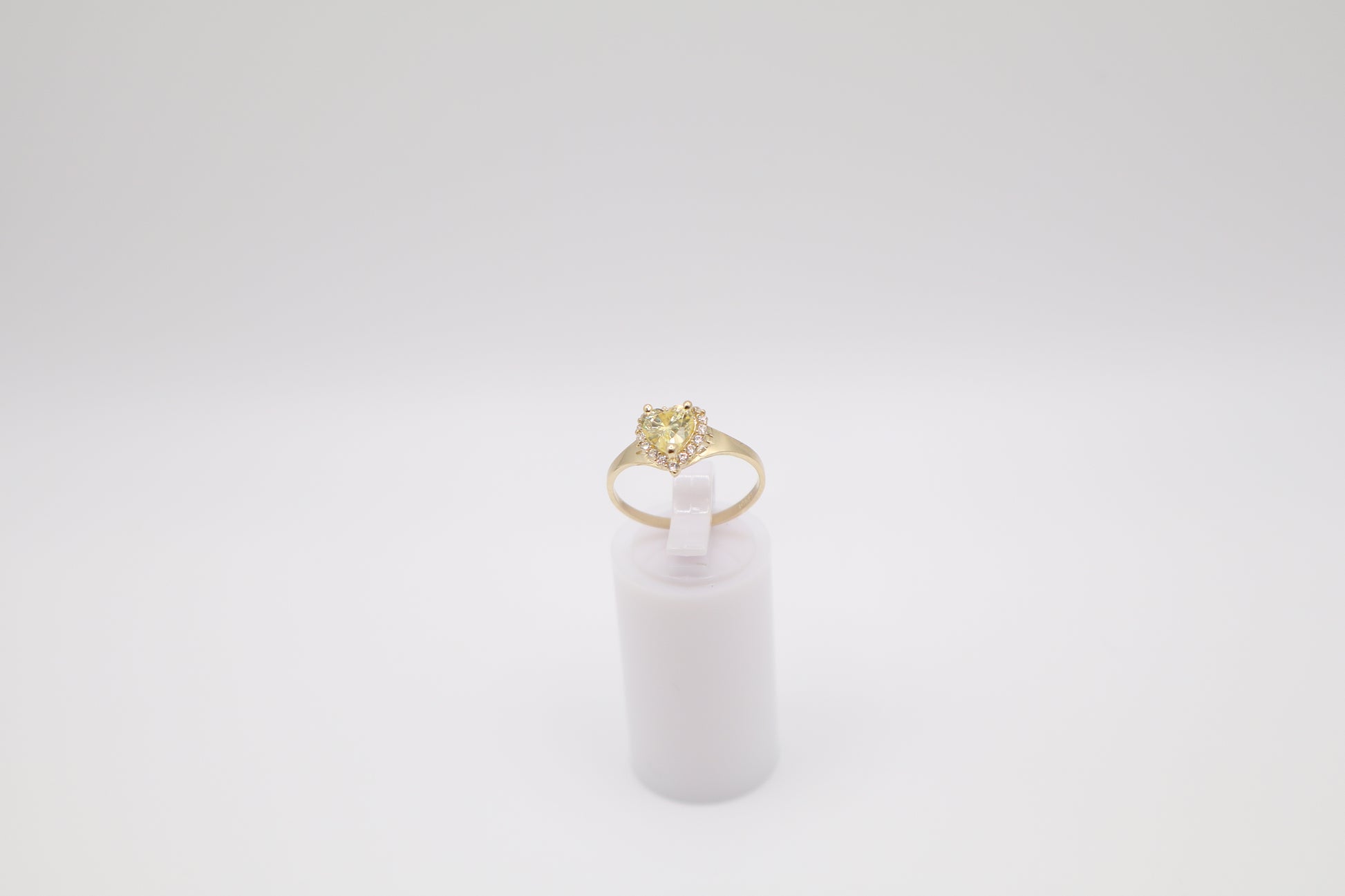 Size 7.25, 1.4mm Yellow Stone Ring