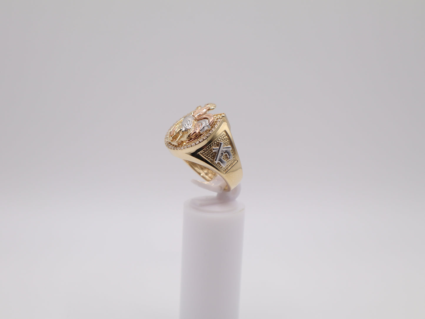 11.6g, 10.25 Ring Size, 5.34mm Rooster on Horseshoe Ring