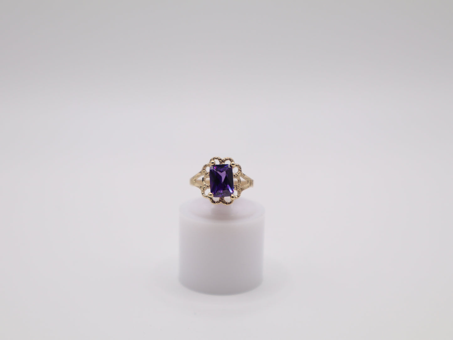 1.3g, 2 Ring Size, 1.75mm Purple Stone Ring