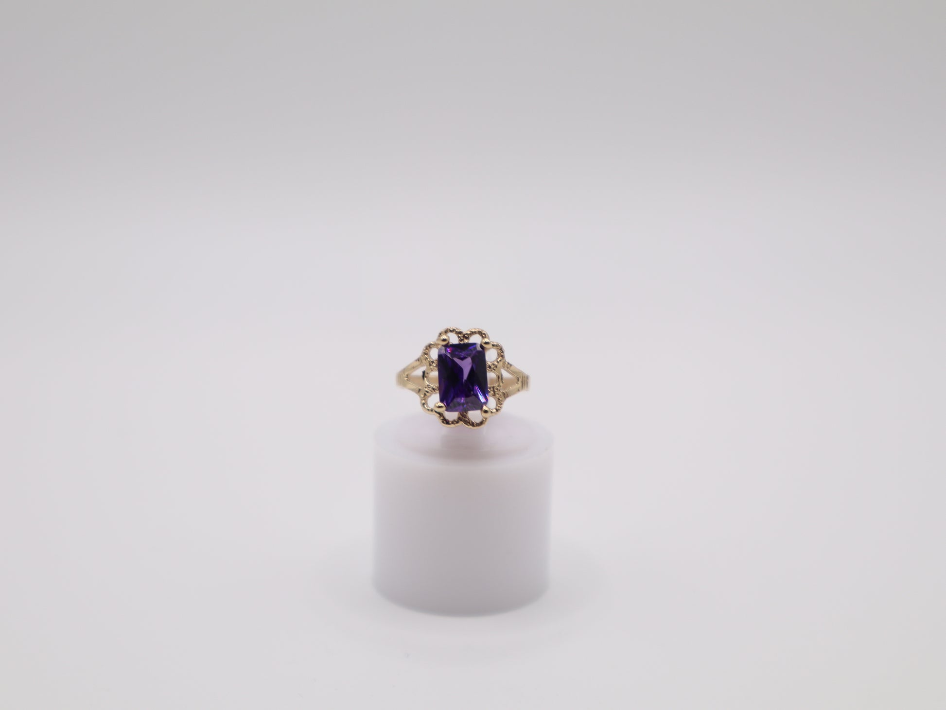 1.3g, 2 Ring Size, 1.75mm Purple Stone Ring