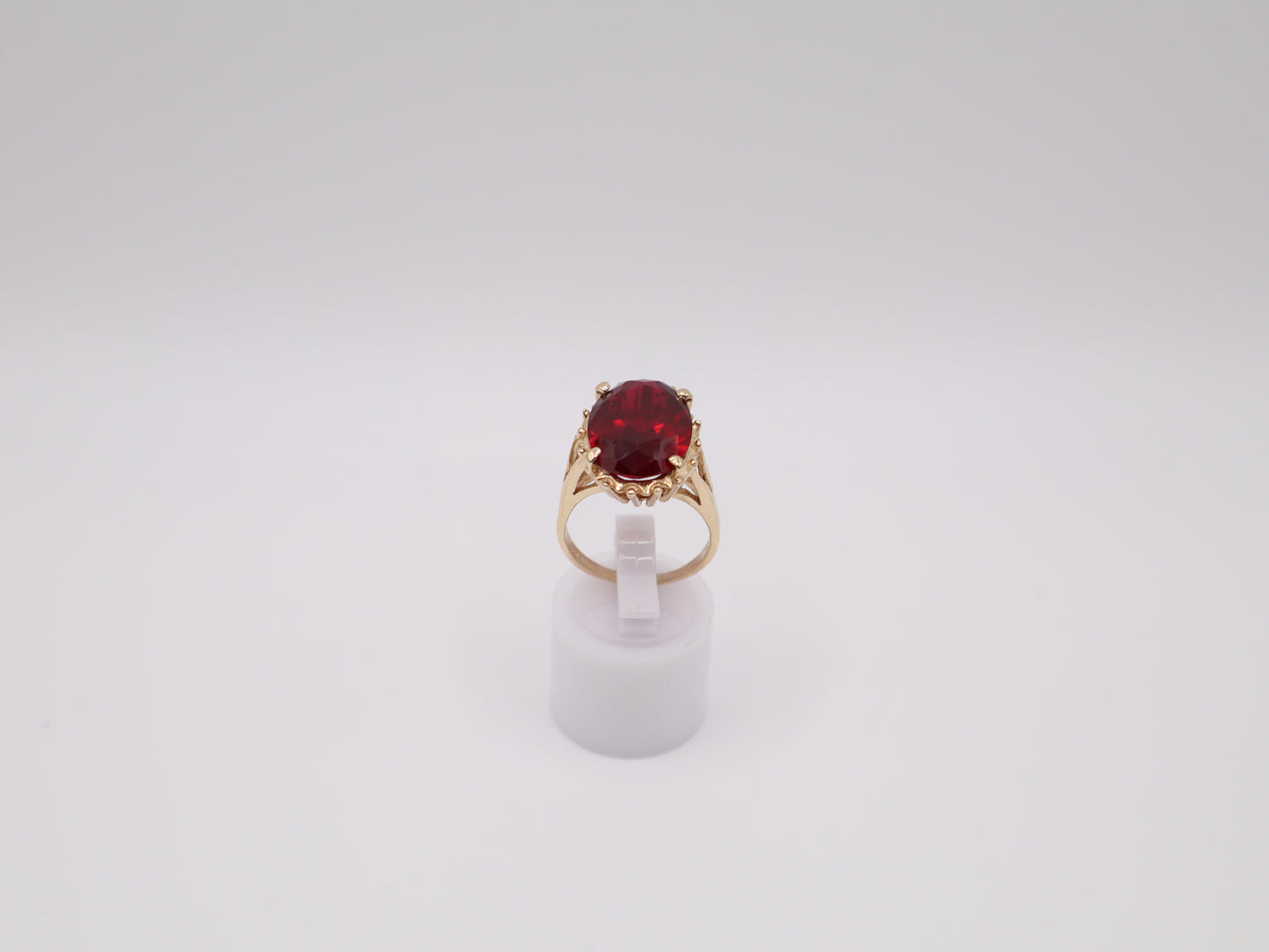 6.4g, 6.75 Ring Size, 19.9mm Dark Red Stone Ring