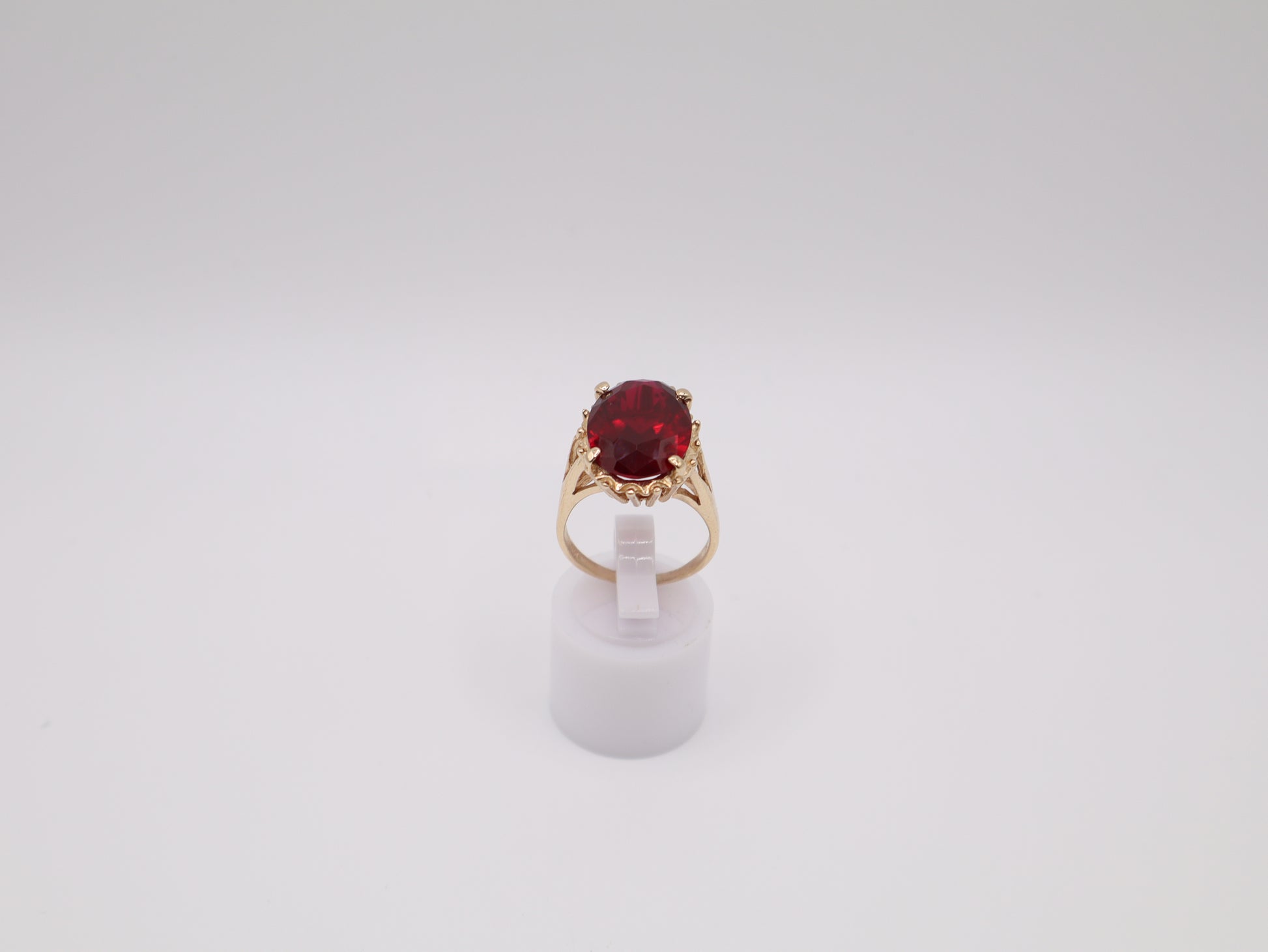 6.4g, 6.75 Ring Size, 19.9mm Dark Red Stone Ring
