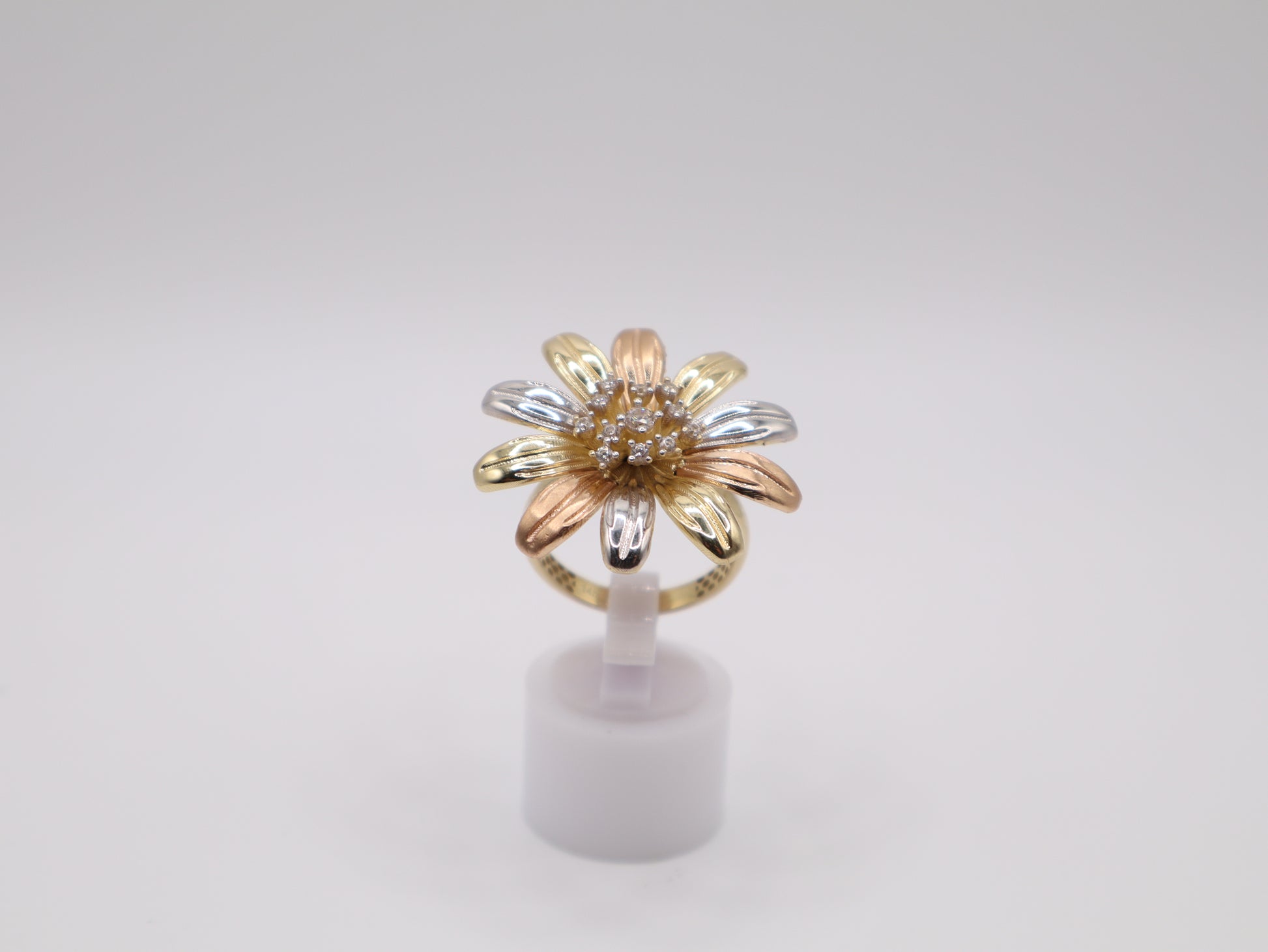6.7g, 8 Ring Size, 2.78mm Tri-Color Sunflower Ring
