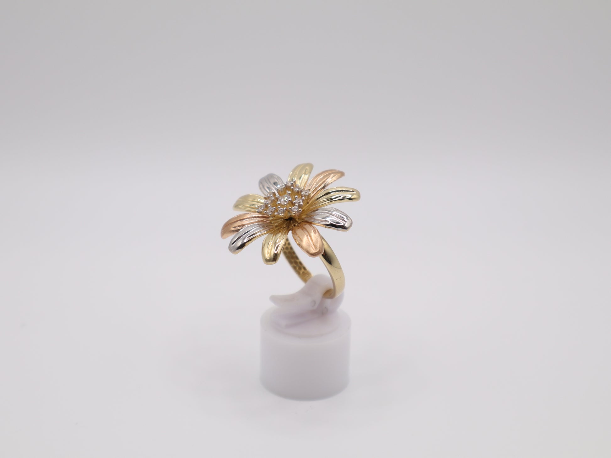 6.7g, 8 Ring Size, 2.78mm Tri-Color Sunflower Ring