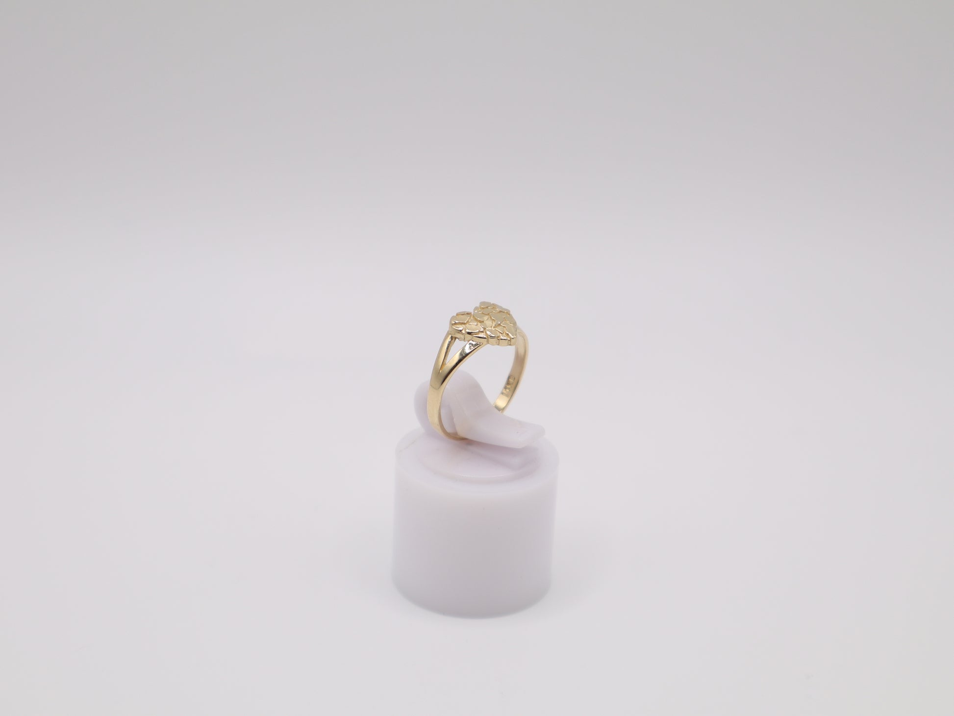 1.2g, 3.5 Ring Size, 1.69mm Nugget Heart Ring